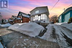 141 SAMUEL STREET  Kitchener, ON N2H 1P9