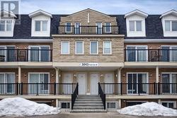 2033 - 3043 FINCH AVENUE W Toronto, ON M9M 0A4