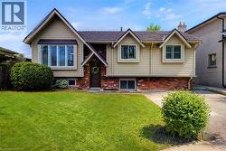 2 ASHWOOD Court  Hamilton, ON L8E 3E1