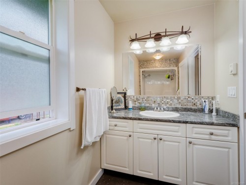 2099 Maple Ave South, Sooke, BC 