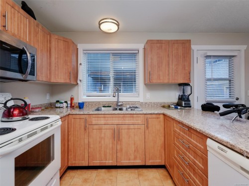 2099 Maple Ave South, Sooke, BC 