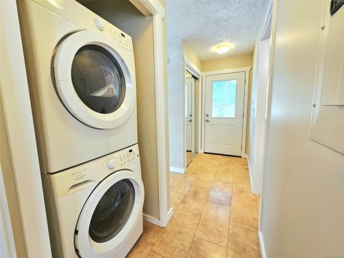 2099 Maple Ave South, Sooke, BC 