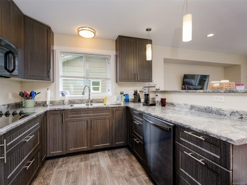 2099 Maple Ave South, Sooke, BC 