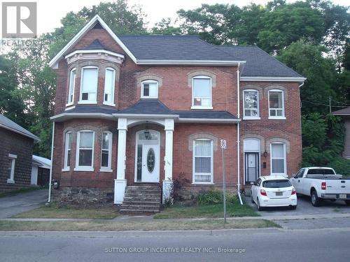 166 COLLIER STREET  Barrie, ON L4M 1H7