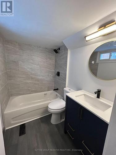 166 Collier Street, Barrie, ON - Indoor Photo Showing Bathroom