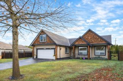 2228 Swallow Cres Courtenay, BC V9N 9W5