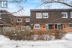 39 - 521 TIMBER LANE  Burlington, ON L7L 4B1