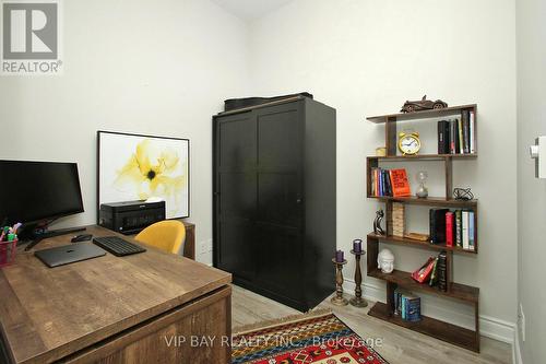 511 - 9618 Yonge Street, Richmond Hill, ON - Indoor