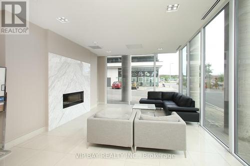 511 - 9618 Yonge Street, Richmond Hill, ON - Indoor With Fireplace