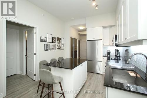511 - 9618 Yonge Street, Richmond Hill, ON - Indoor