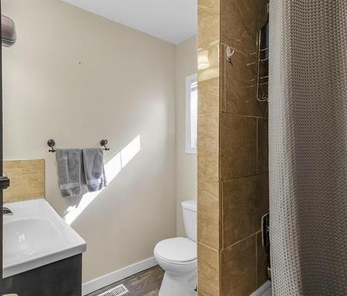 374 Martin Ave, Winnipeg, MB 