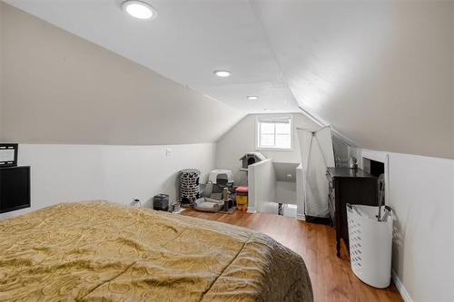 374 Martin Ave, Winnipeg, MB 