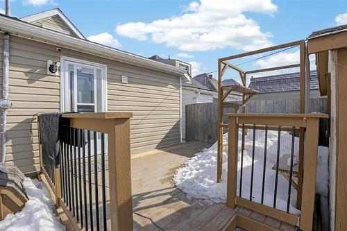 374 Martin Ave, Winnipeg, MB 