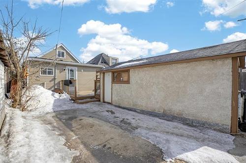 374 Martin Ave, Winnipeg, MB 