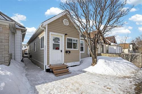 374 Martin Ave, Winnipeg, MB 