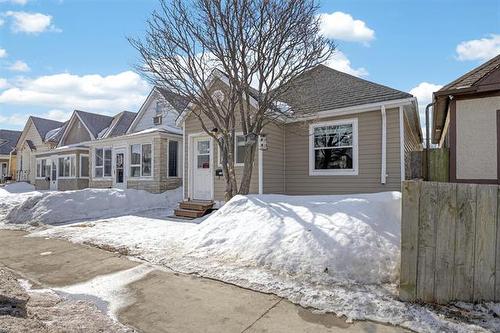 374 Martin Ave, Winnipeg, MB 