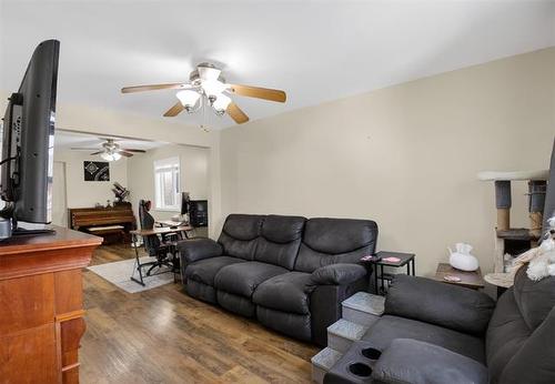 374 Martin Ave, Winnipeg, MB 