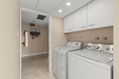 Laundry - 630-7900 Ch. De La Côte-St-Luc, Côte-Saint-Luc, QC - Indoor Photo Showing Laundry Room