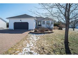 100 Duffie DR Oromocto, NB E2V 4L3