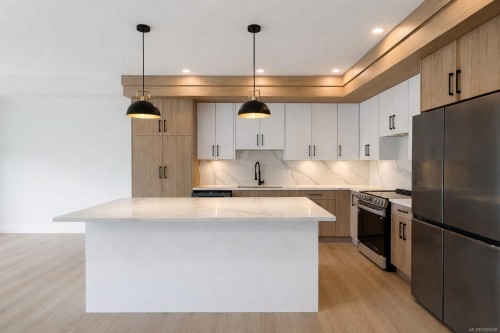 1203 Viewtop Rd, Duncan, BC - Indoor Photo Showing Kitchen With Upgraded Kitchen