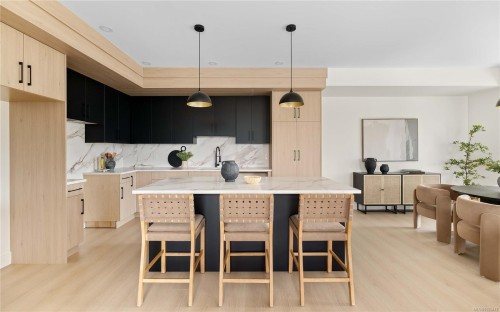1201 Viewtop Rd, Duncan, BC - Indoor Photo Showing Kitchen