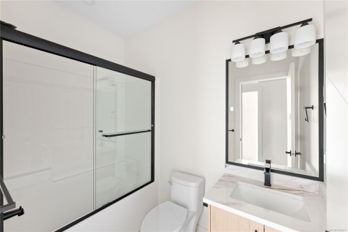 1201 Viewtop Rd, Duncan, BC - Indoor Photo Showing Bathroom