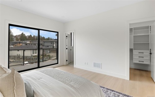 1201 Viewtop Rd, Duncan, BC - Indoor Photo Showing Bedroom