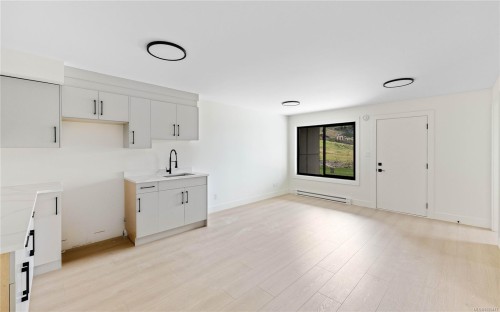 1201 Viewtop Rd, Duncan, BC - Indoor