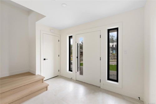 1201 Viewtop Rd, Duncan, BC - Indoor Photo Showing Other Room