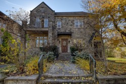 5786 Av. Déom  Montréal (Côte-Des-Neiges/Notre-Dame-De-Grâce), QC H3S 2N4