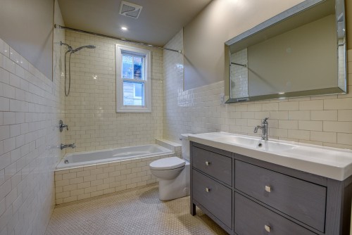 Salle de bains attenante à la CCP - 5786 Av. Déom, Montréal (Côte-Des-Neiges/Notre-Dame-De-Grâce), QC - Indoor Photo Showing Bathroom