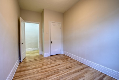 Chambre à coucher - 5786 Av. Déom, Montréal (Côte-Des-Neiges/Notre-Dame-De-Grâce), QC - Indoor Photo Showing Other Room