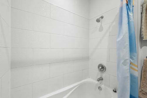 Bathroom - 4-425 Rue Villeray, Montréal (Villeray/Saint-Michel/Parc-Extension), QC - Indoor Photo Showing Bathroom