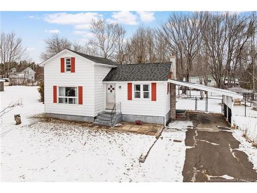 38 Chestnut St, Minto, NB 