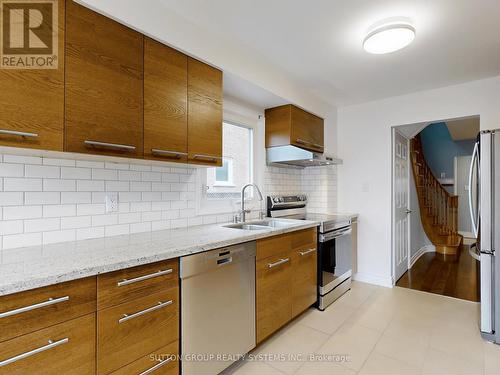 3279 Pilcom Crescent, Mississauga, ON - Indoor Photo Showing Kitchen With Double Sink