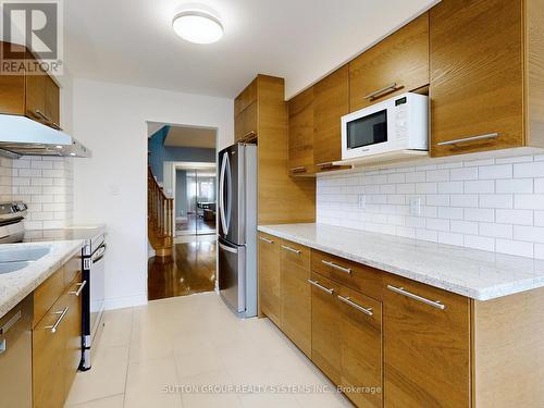 3279 Pilcom Crescent, Mississauga, ON - Indoor Photo Showing Kitchen