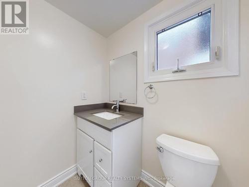 3279 Pilcom Crescent, Mississauga, ON - Indoor Photo Showing Bathroom