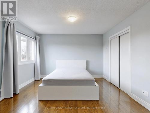 3279 Pilcom Crescent, Mississauga, ON - Indoor Photo Showing Bedroom