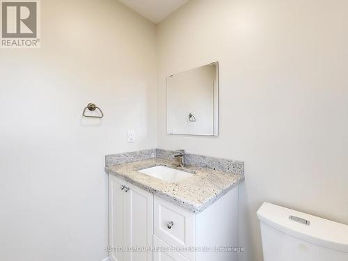 3279 Pilcom Crescent, Mississauga, ON - Indoor Photo Showing Bathroom