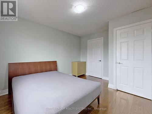 3279 Pilcom Crescent, Mississauga, ON - Indoor Photo Showing Bedroom