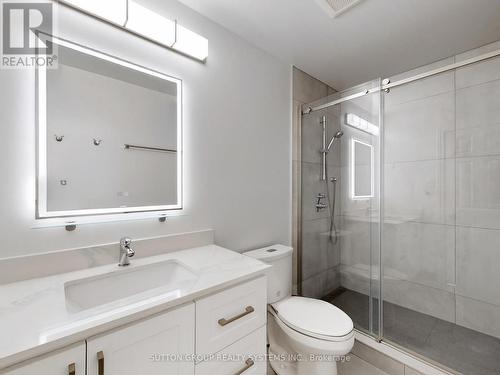 3279 Pilcom Crescent, Mississauga, ON - Indoor Photo Showing Bathroom