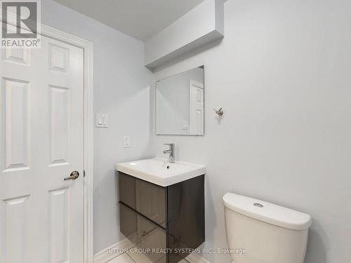 3279 Pilcom Crescent, Mississauga, ON - Indoor Photo Showing Bathroom