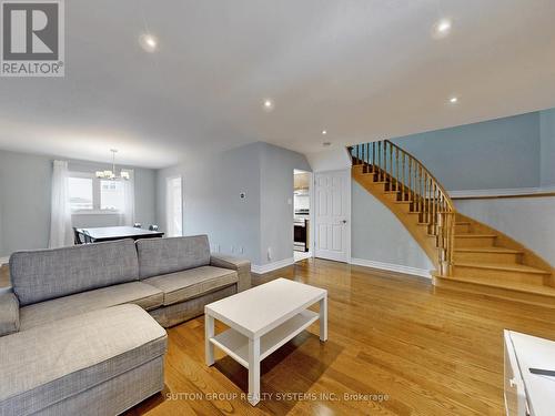 3279 Pilcom Crescent, Mississauga, ON - Indoor Photo Showing Living Room