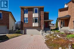 43 WATERVIEW COURT  Ottawa, ON K1V 0H5