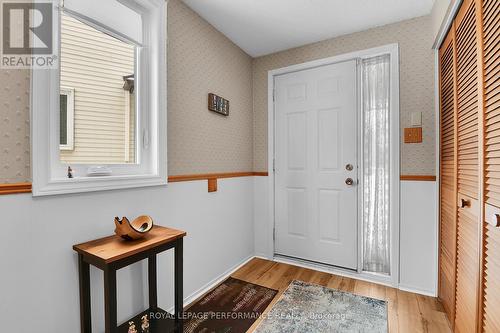 Welcoming bright Foyer - 43 Waterview Court, Ottawa, ON - Indoor Photo Showing Other Room