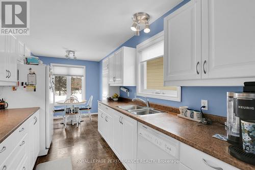 Cheery Kitchen filled with natural light - 43 Waterview Court, Ottawa, ON - Indoor Photo Showing Kitchen With Double Sink