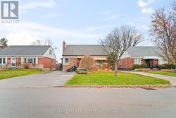 12 ROSELLE PLACE  Hamilton, ON L8G 1R3