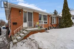 UPPER - 53 SANFORD STREET Barrie, ON L4N 3C3