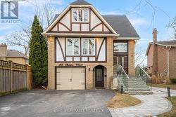 204 SHERATON COURT Oakville, ON L6L 5N3