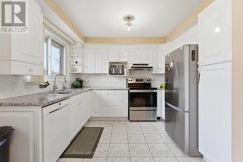 652 Eversley Drive, Mississauga, ON - Indoor Photo Showing Kitchen With Double Sink